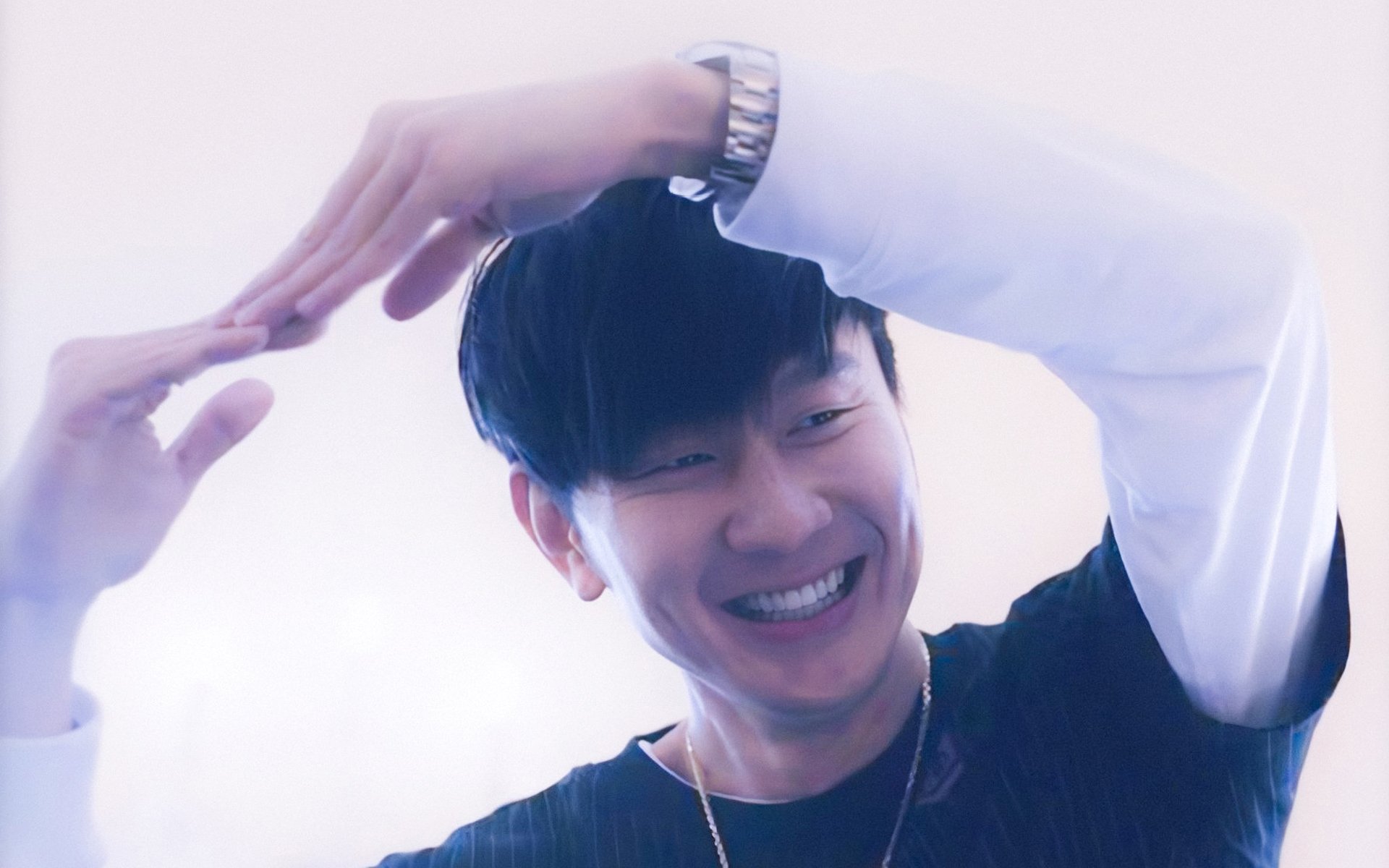 引擎与战歌,城市硝烟中的双线征服